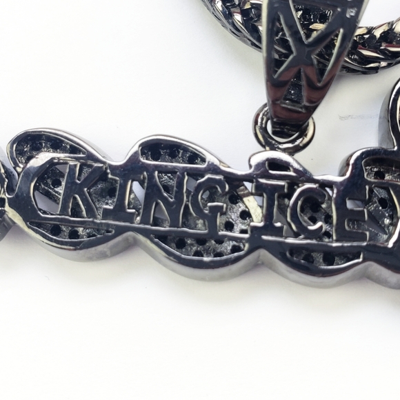 King Ice, "Queen" Designer Streetwear Pendent Black Onyx Round Chain, 20" Long - Picture 6 of 15